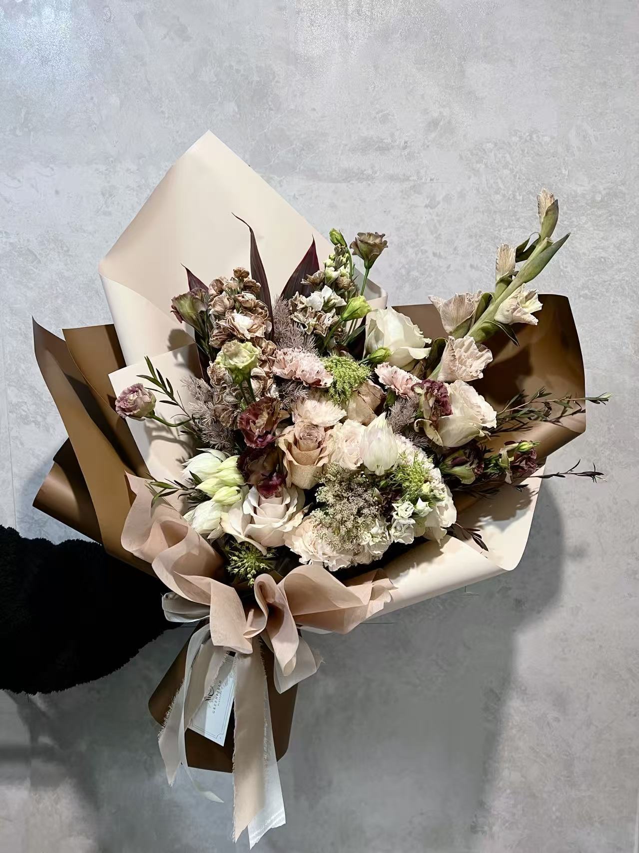 Cappuccino rose bouquet in coffee and blush tones